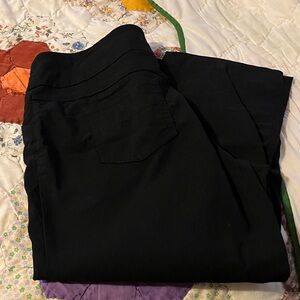 Westbound Classic Black capri pants